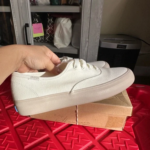 Keds Cream Canvas Lace-Up Sneakers, Size 6.5 - Picture 4 of 8